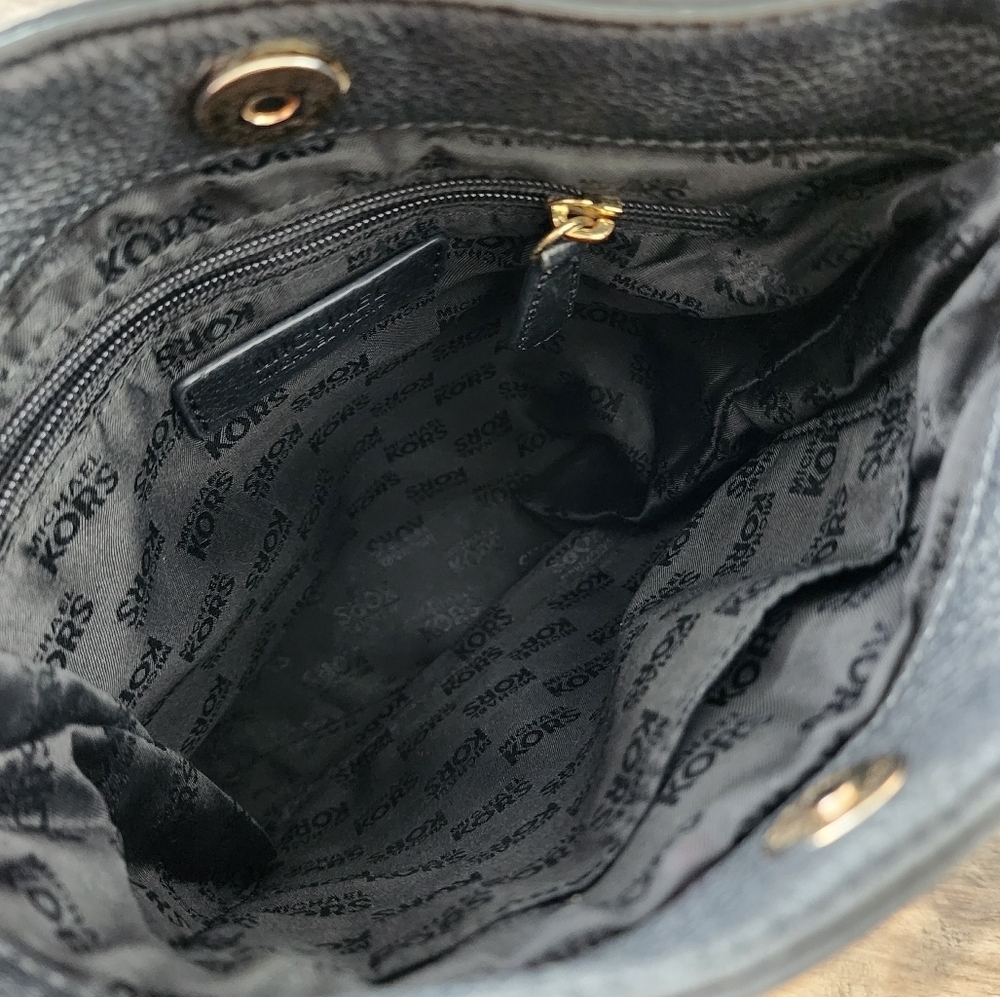 MICHAEL Michael Kors Black Pebbled  Leather Bag - Picture 14 of 15